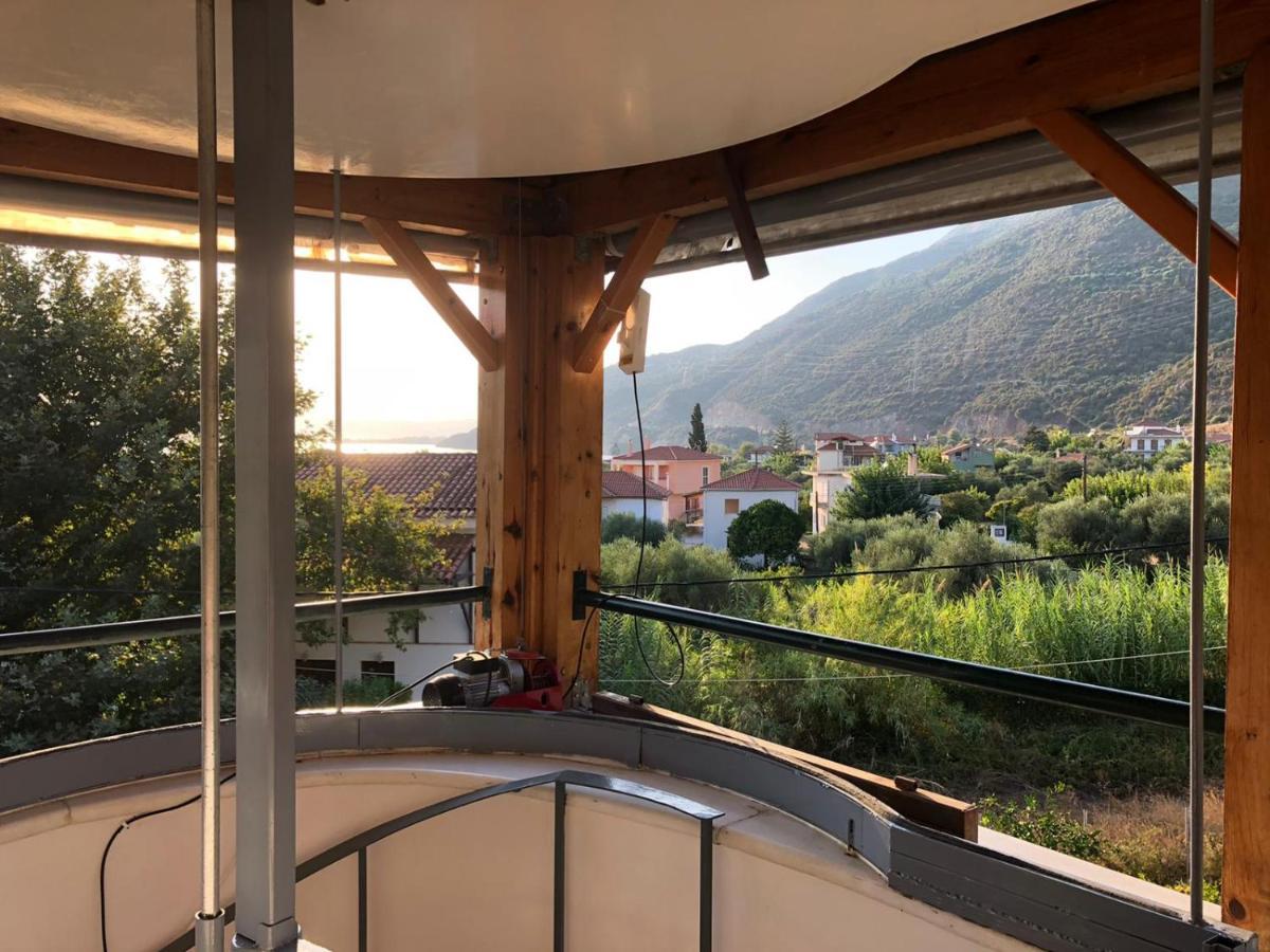 Steinturm Mit Dach-Terrasse Zwischen Fluss, Meer Und Gebirge- Spiti Pirgos Paralia Sergoulas Экстерьер фото