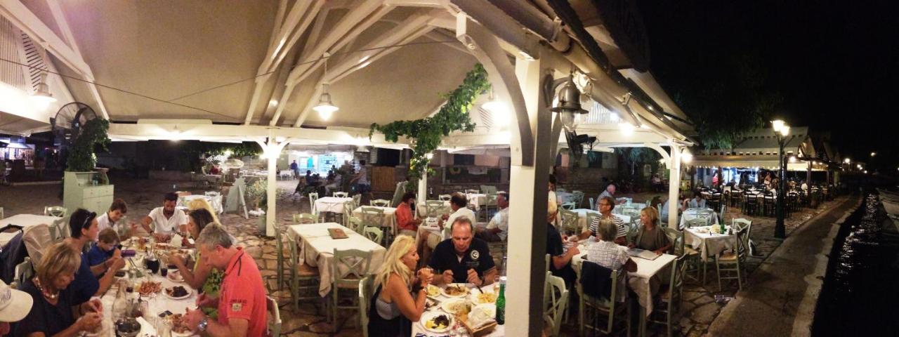 Steinturm Mit Dach-Terrasse Zwischen Fluss, Meer Und Gebirge- Spiti Pirgos Paralia Sergoulas Экстерьер фото